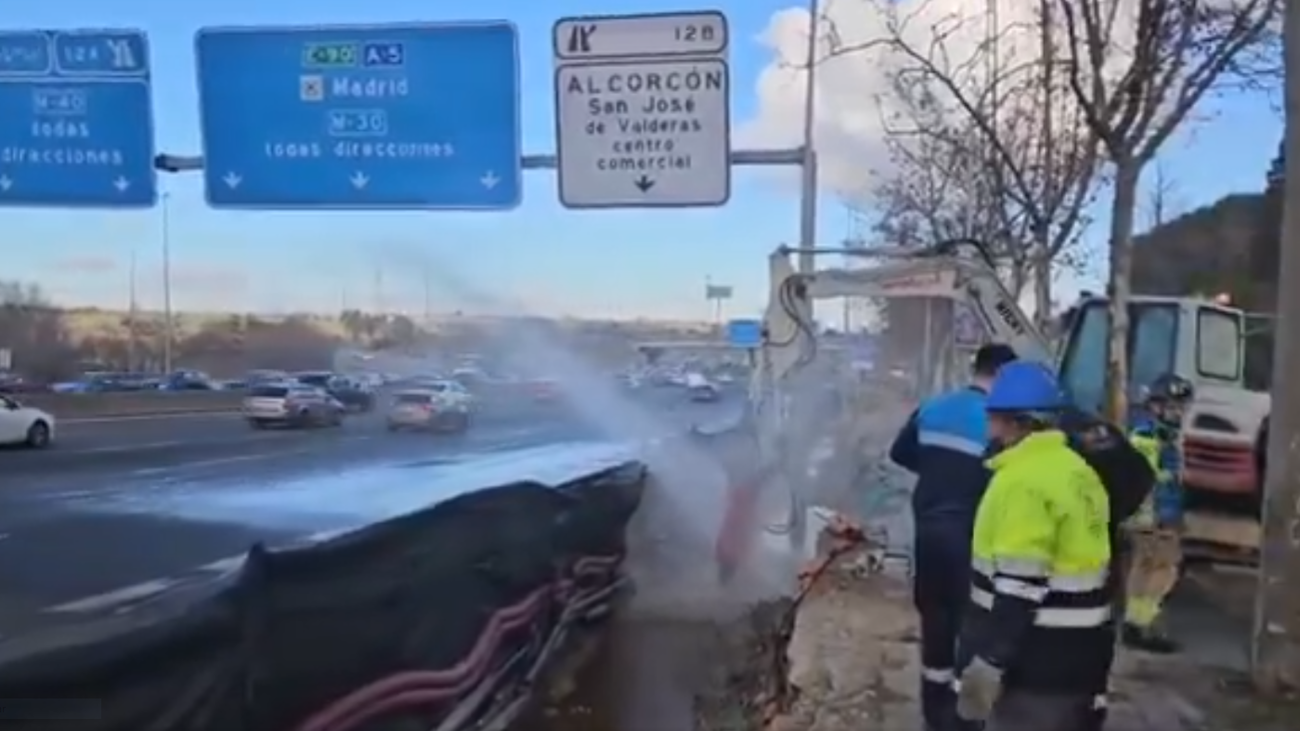 Tubería rota en la A-5