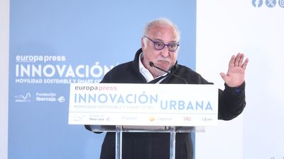 La DGT avisa: no usar la baliza V-16 sí conlleva denuncia y multa