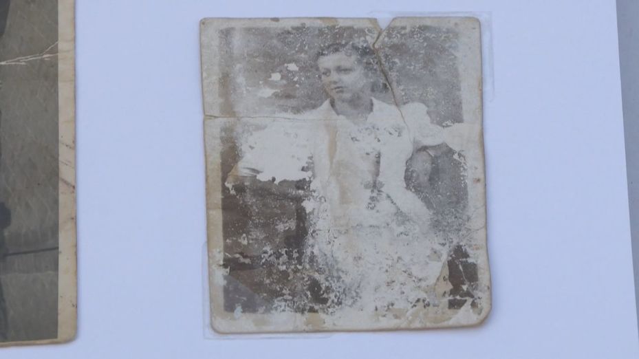 Los Reyes visitan Valencia para conocer el proyecto que recupera fotos dañadas por la DANA