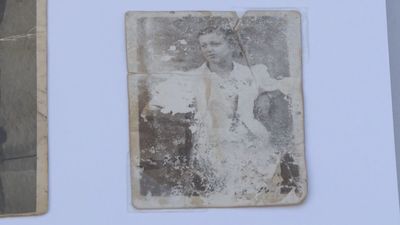 Los Reyes visitan Valencia para conocer el proyecto que recupera fotos dañadas por la DANA