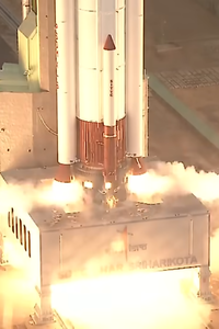 Lanzamiento del cohete de la agencia espacial india ISRO con la sonda española KID a bordo