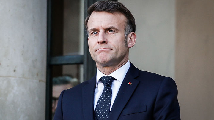 Macron pide una coalición para asegurar las vías marítimas y refuerza su presencia militar