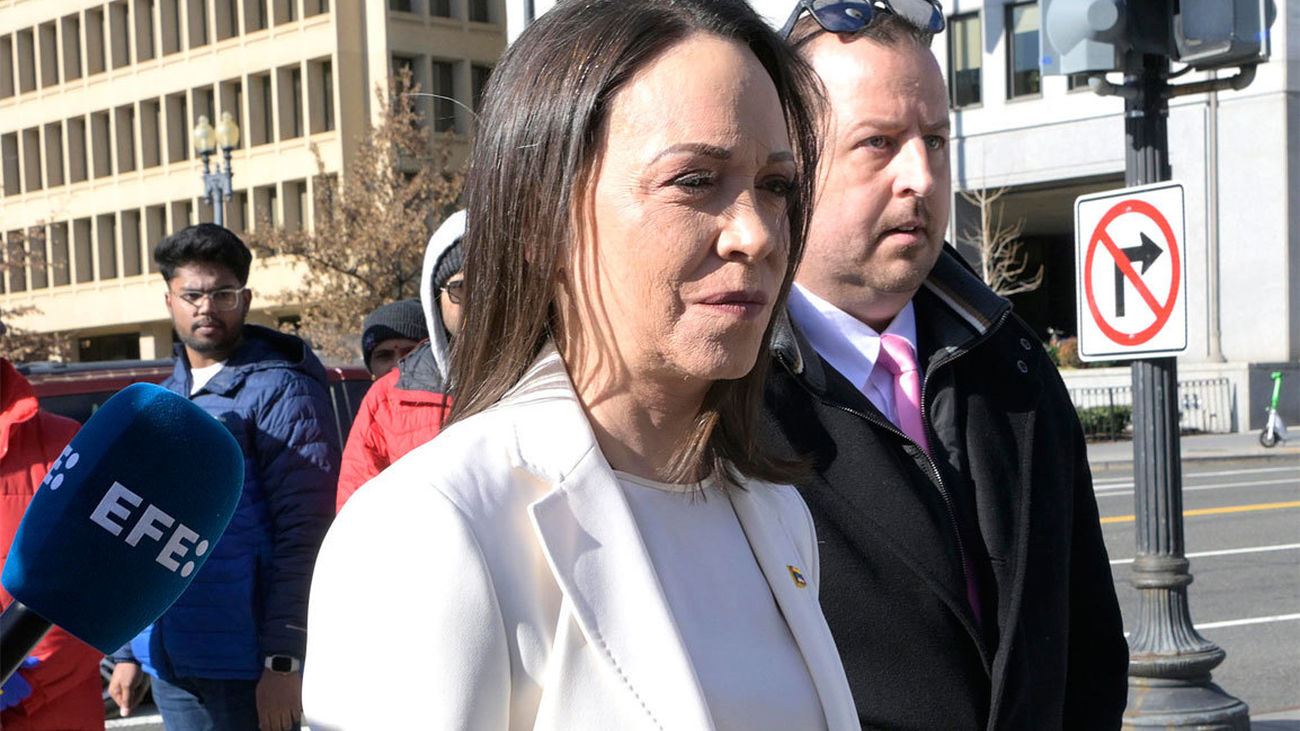 Trump "comprometido con la esperanza de que algún día haya elecciones en Venezuela", tras su almuerzo con María Corina Machado