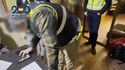 La Policía detiene a un hombre por grabar sin consentimiento sus encuentros sexuales con mujeres