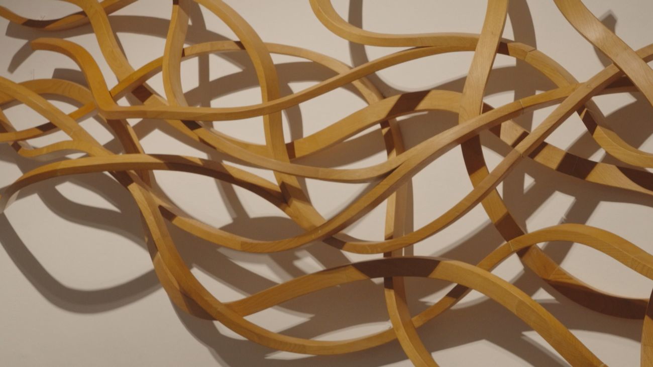 'La vida se mueve', donde sillas y arte se unen para romper las reglas