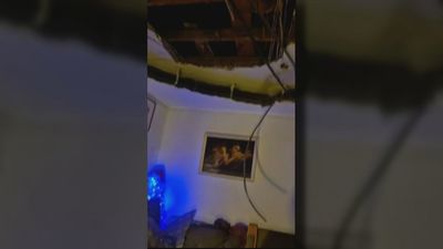 Susto en Lavapiés: se desploma el techo de una vivienda sin dejar heridos