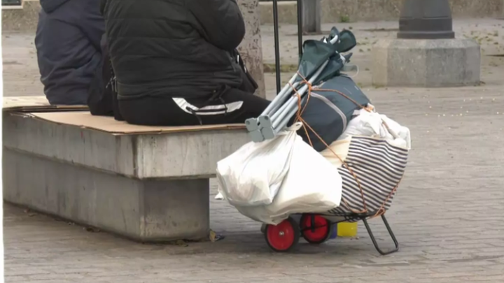 Parla aprueba el primer plan de choque municipal para rescatar a personas sin hogar