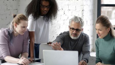 Orientación Laboral: empleo y oportunidades de mayores de 45 años con Cruz Roja