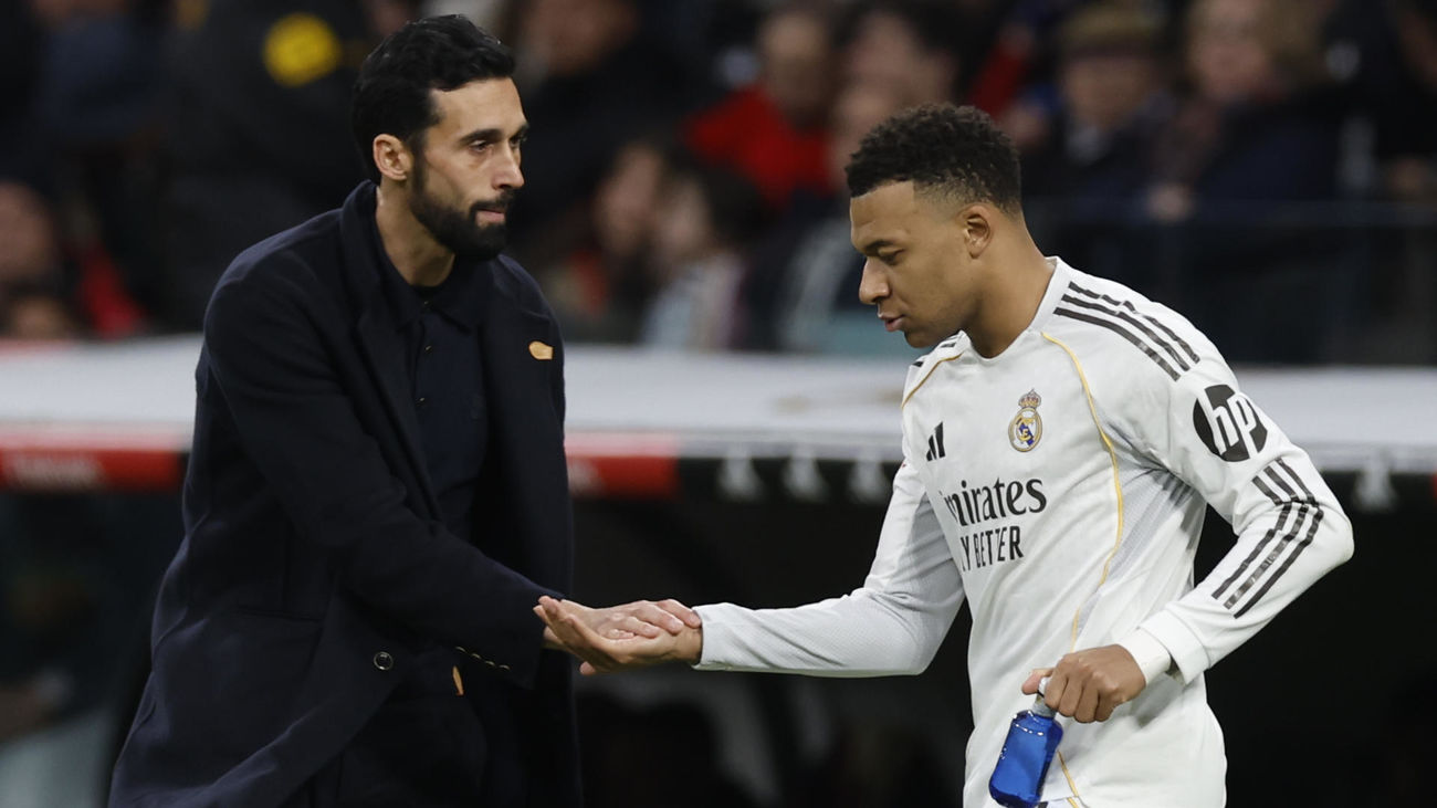 Mbappé celebra con Arbeloa su gol ante el Levante