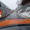 La nieve obliga al uso de cadenas para acceder a  los puertos de la sierra de Guadarrama