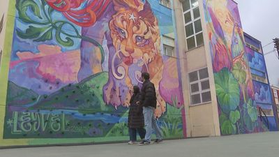 Un mural en la fachada de un colegio de Moratalaz opta a ser el mejor del mundo