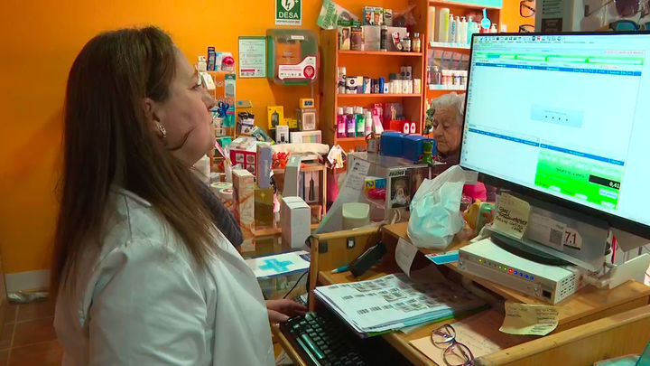 Las farmacias rurales llevarán las medicinas a casa a personas mayores y con problemas de movilidad