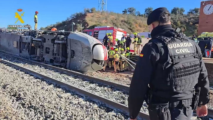 Accidente de un tren Iryo y un Alvia en la localidad cordobesa de Adamuz