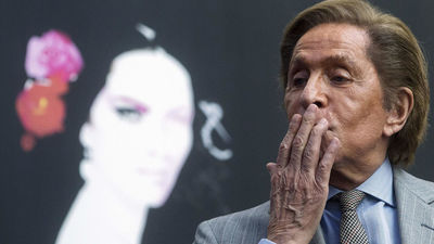 Muere el diseñador italiano Valentino a los 93 años