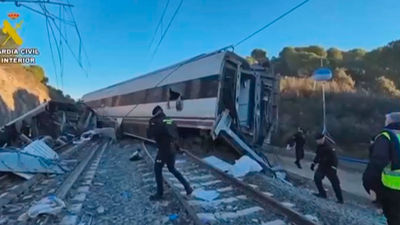 El balance de la tragedia de Adamuz 24 horas después del accidente: 40 muertos y decenas de desaparecidos