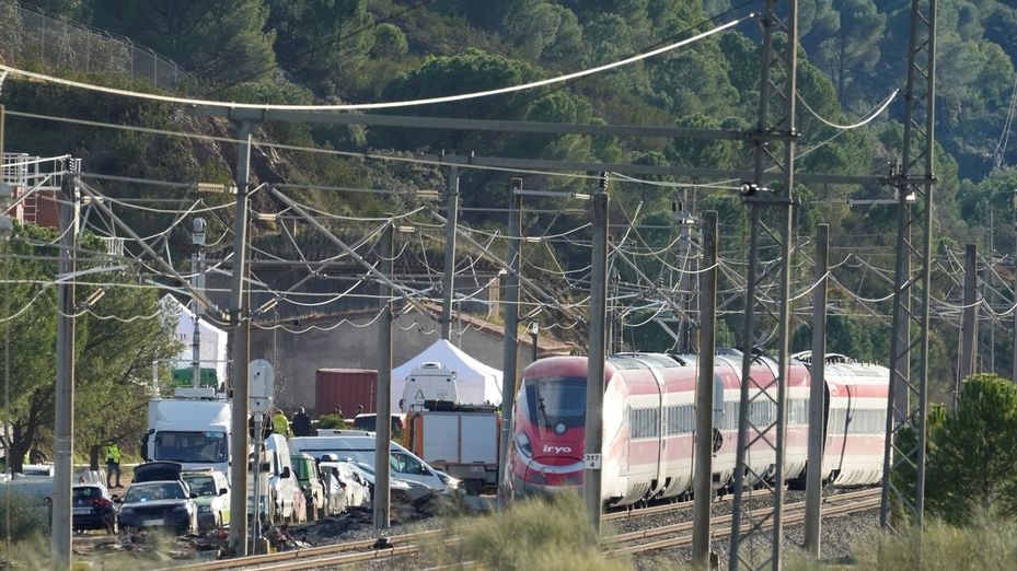 La Guardia Civil pide inmovilizar el vagón 6 del Iryo, el primero que descarriló en el accidente
