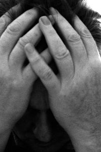 Imagen ilustrativa de una persona con problemas de salud mental