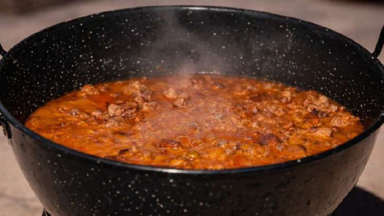Olla de ternera al desarreglo, plato vinculado tradicionalmente a Colmenar de Oreja