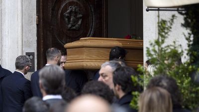 Instalada la capilla ardiente de Valentino en su 'Maison' del centro de Roma