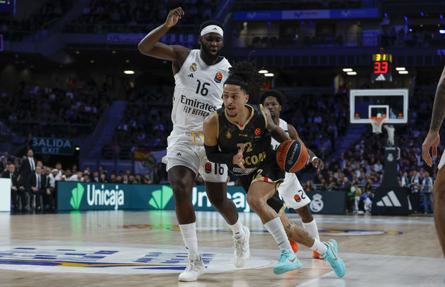 Garuba ante el Mónaco / EFE