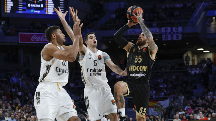 Tavares y Abalde ante el Mónaco / EFE