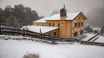 Suspendido por la nieve el servicio de autobús de la C-9 entre Cercedilla y Cotos