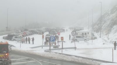 Sigue activo este viernes el aviso amarillo por nevadas en la sierra de Madrid