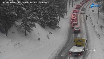 Cortada la M-601 y dificultades en otras carreteras madrileñas  a causa de la nieve