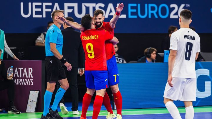 1-4. España abre el Europeo con una victoria convincente ante Eslovenia