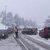 La nieve provoca complicaciones importantes en Navacerrada, con conductores bloqueados