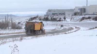 Muere el conductor de una quitanieves tras caer por una ladera en el Puerto del Pico, Ávila
