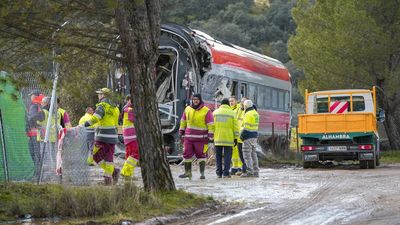 Renfe asegura que tuvo conocimiento del accidente nada más producirse y lo comunicó a Emergencias