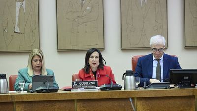 Robles censura que Trump quiera convertirse en el "gendarme" del mundo