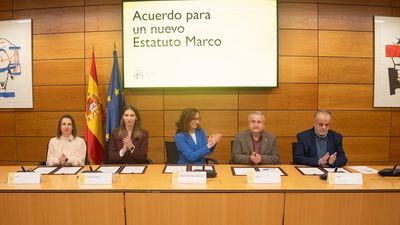 Sanidad pacta con sindicatos un marco laboral que los médicos rechazan