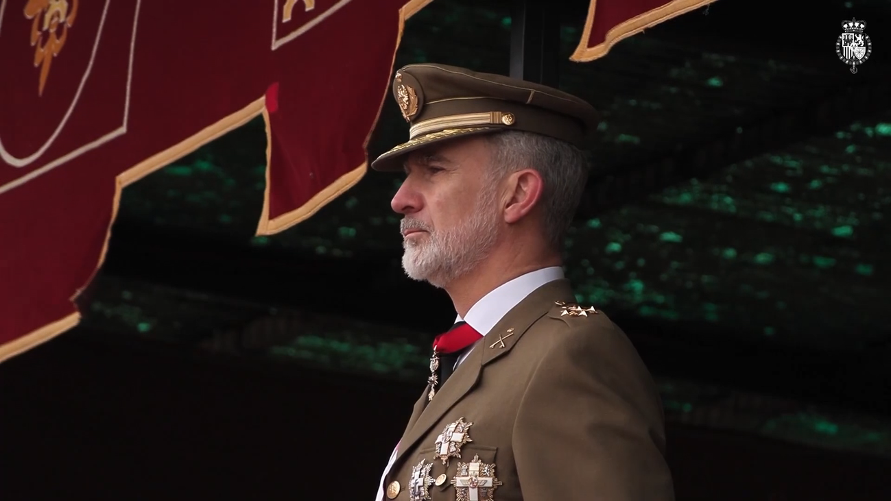 El Rey Felipe VI preside la jura de bandera de 1.400 nuevos soldados