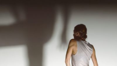 La coreógrafa Jone San Martin presenta en Matadero una obra basada en la experiencia de la sordera en la danza