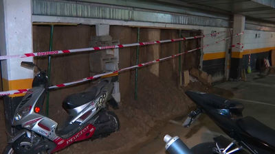 Filtraciones, derrumbes y un muro caído: el deterioro que preocupa en un aparcamiento de Valdezarza