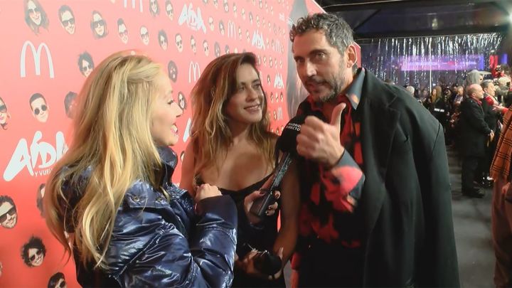 Así se vive la premiere de ‘Aída y vuelta’ con Paco y María León en la Plaza del Callao