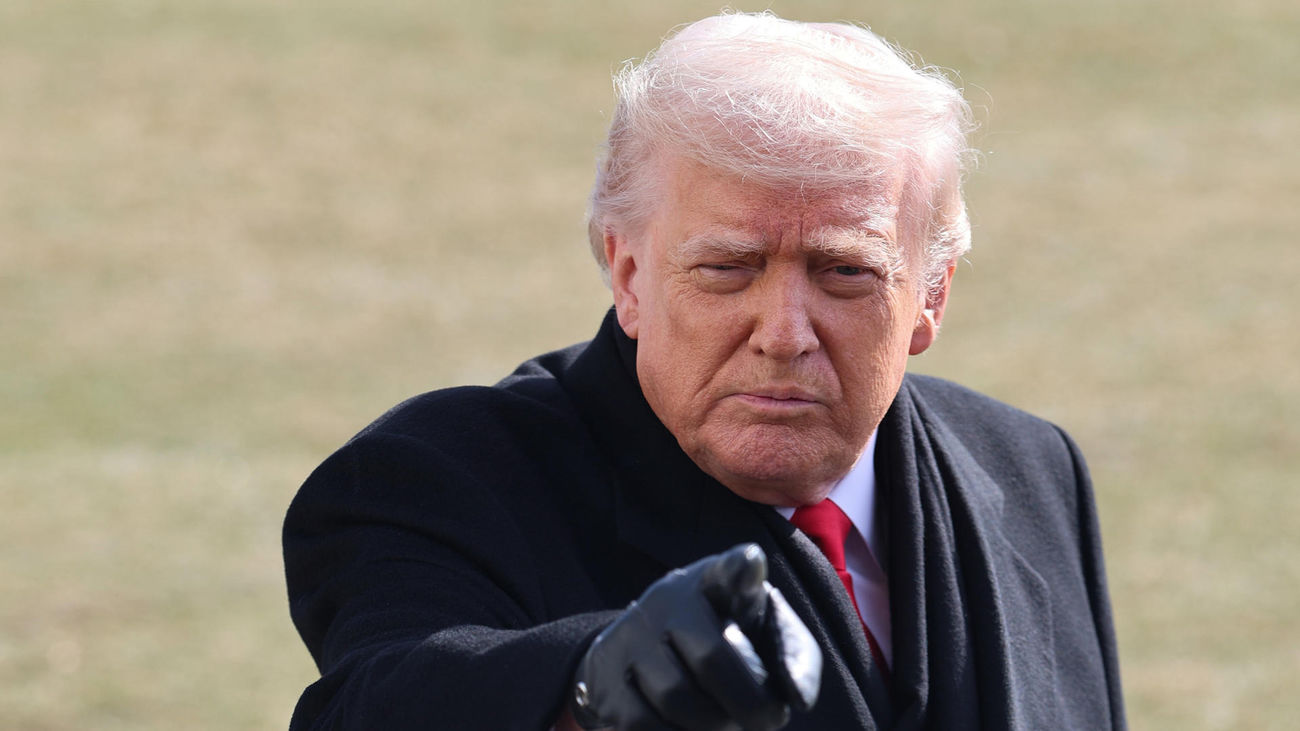 Trump asegura que la flota enviada a Irán está lista para actuar como en Venezuela