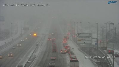 Mejora la situación en la A-6 por la nieve pero se aconseja evitarla