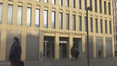 La Justicia declara improcedente el despido de un trabajador del Ayuntamiento de Barcelona