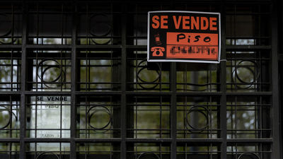 La compraventa de viviendas cayó un 2,4% en noviembre, pero superó las 61.000 operaciones, según los notarios