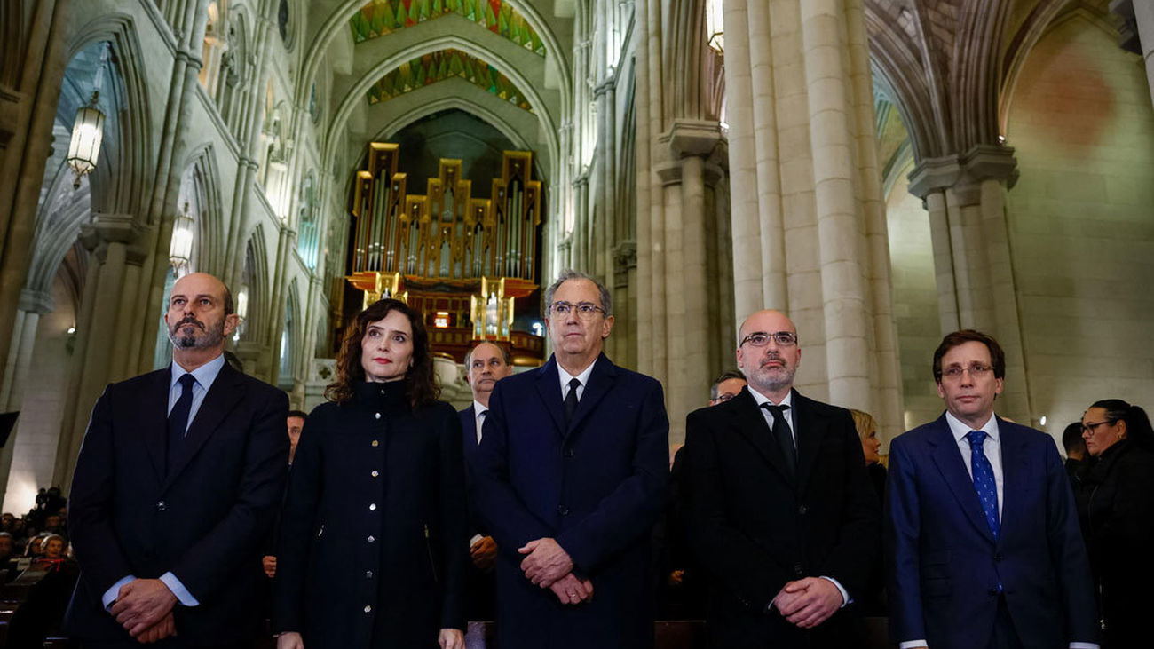 Madrid se une al dolor por las víctimas del accidente de Adamuz con una misa funeral en La Almudena