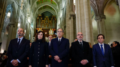 Madrid se une al dolor por las víctimas del accidente de Adamuz con una misa funeral en La Almudena