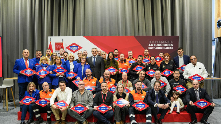 Metro de Madrid reconoce a sus 43 'héroes' de 2025