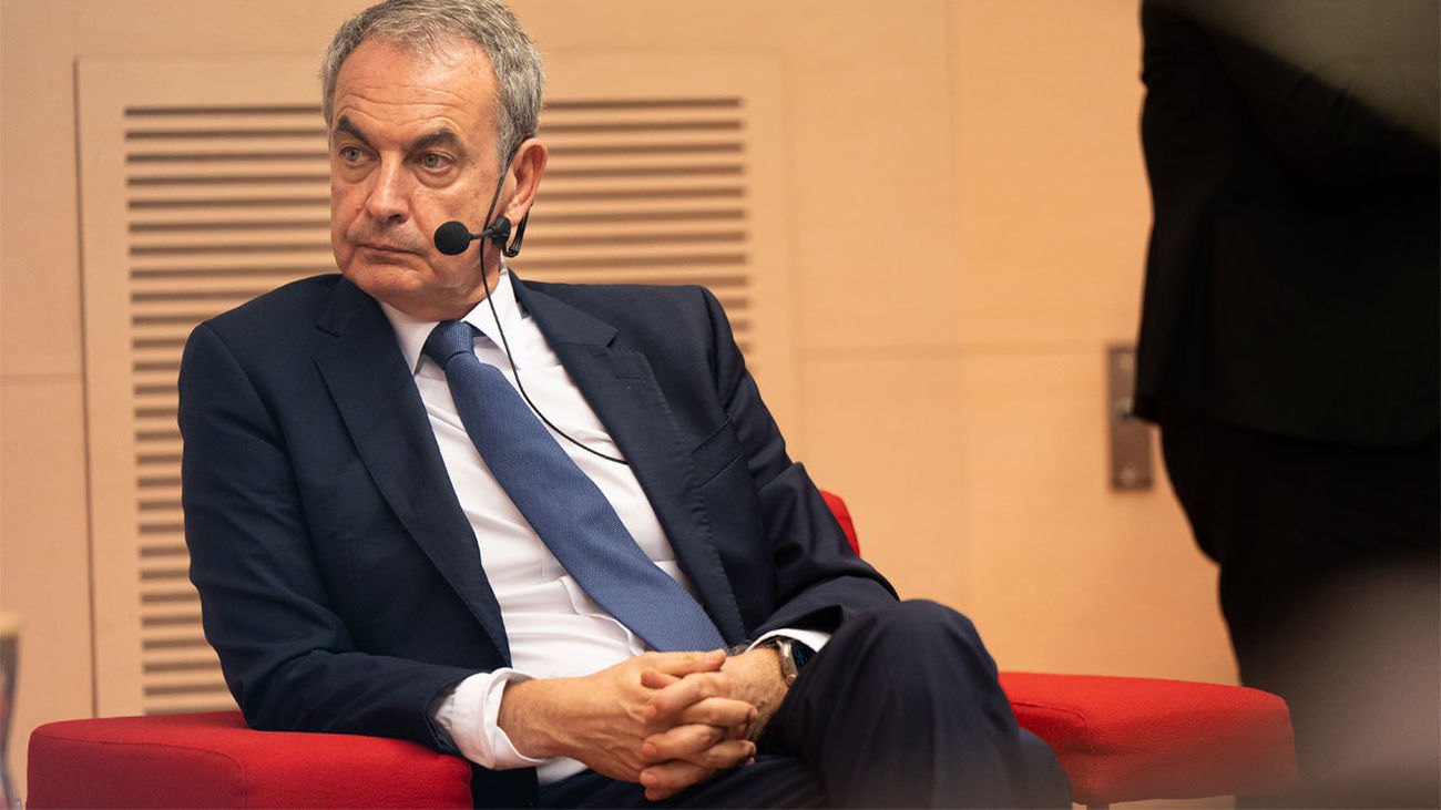 Zapatero cobró el 45% de los ingresos de la empresa de Julio Martínez mientras facturaba a Plus Ultra