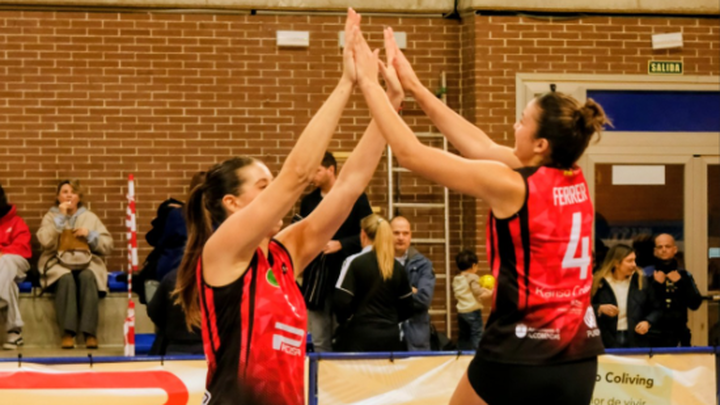 Voleibol Alcobendas celebra una victoria clave en la Superliga