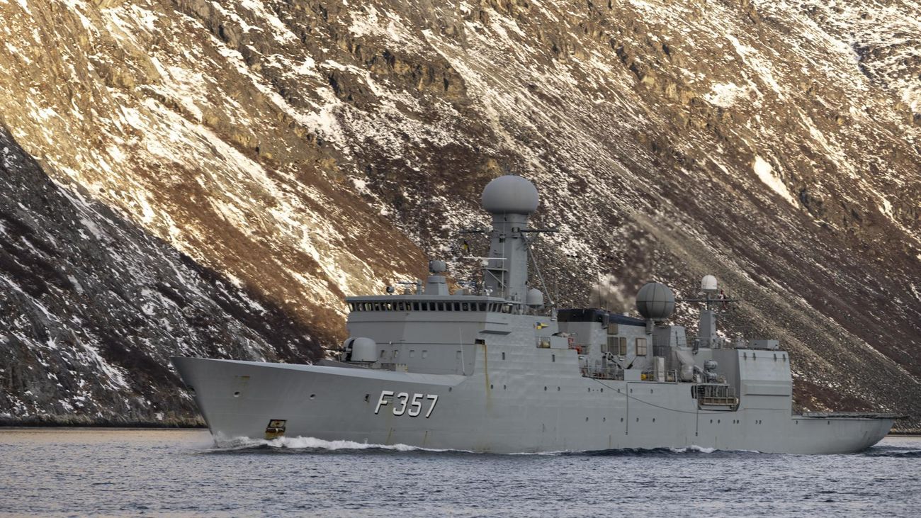 Una fragata en Groenlandia