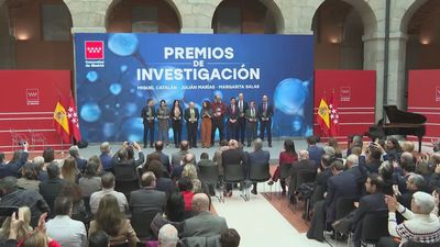 Madrid premia las "imprescindibles" aportaciones de sus científicos e investigadores