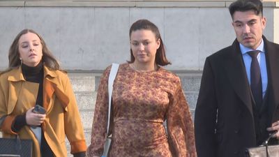 Elisa Mouliaá retira su acusación de abuso sexual contra Íñigo Errejón "por salud", aunque no se retracta